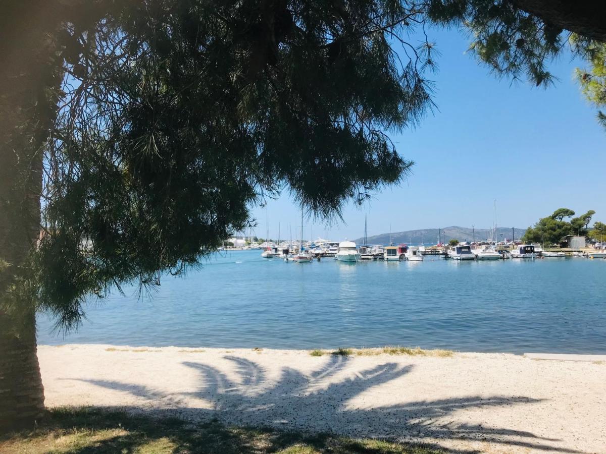 Vila Zrina - Apartmani Trogir Buitenkant foto
