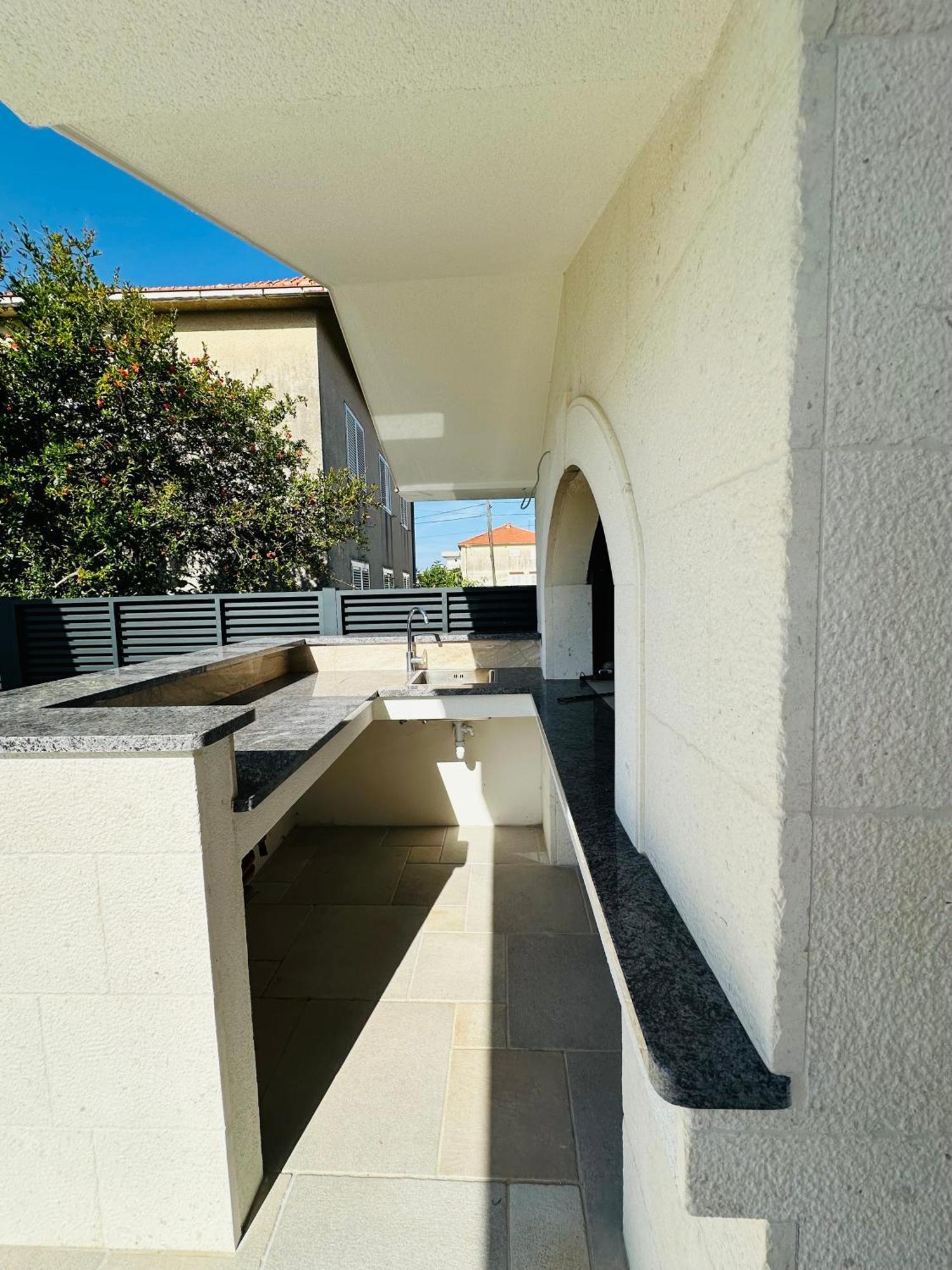 Vila Zrina - Apartmani Trogir Buitenkant foto