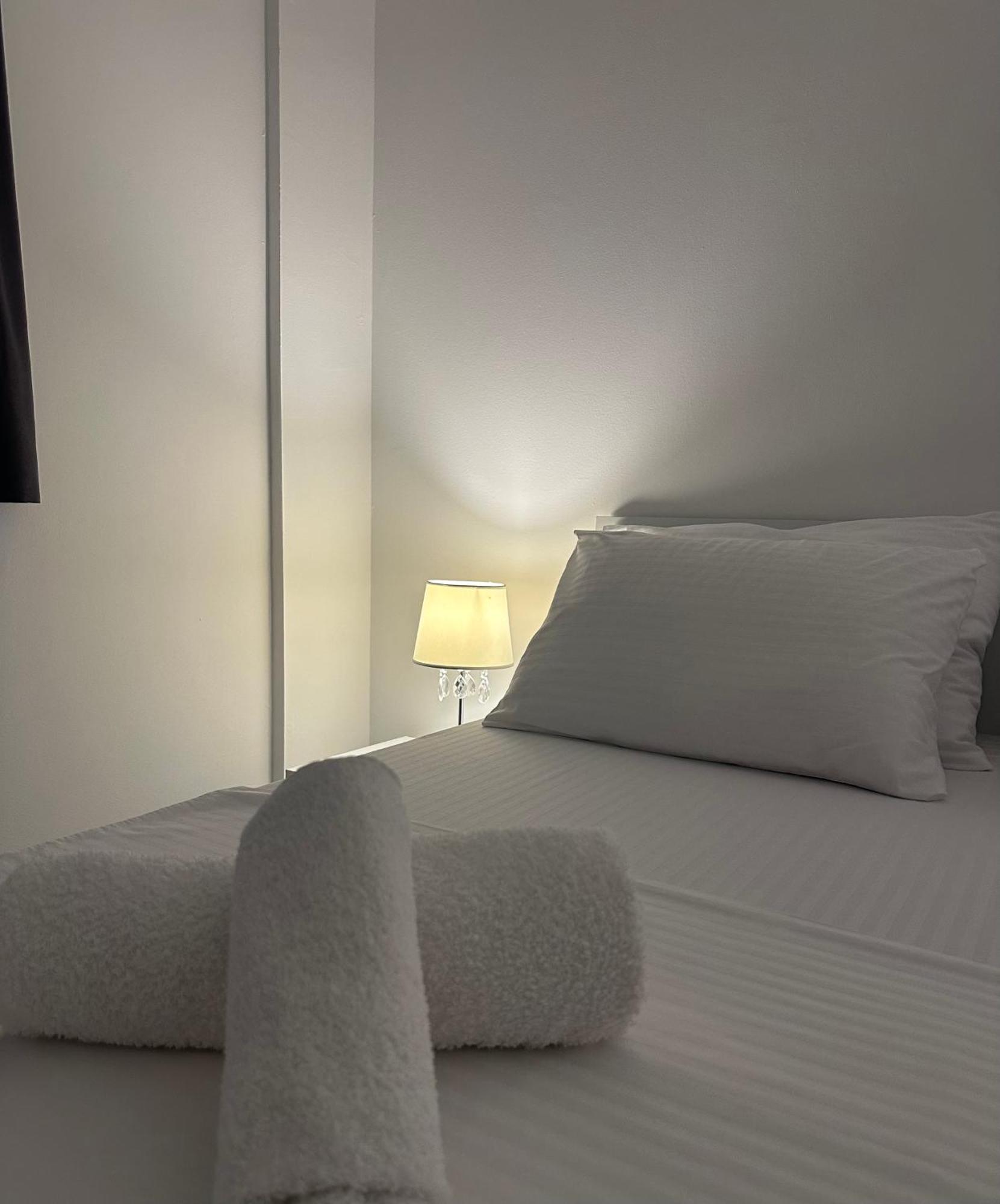 Vila Zrina - Apartmani Trogir Buitenkant foto