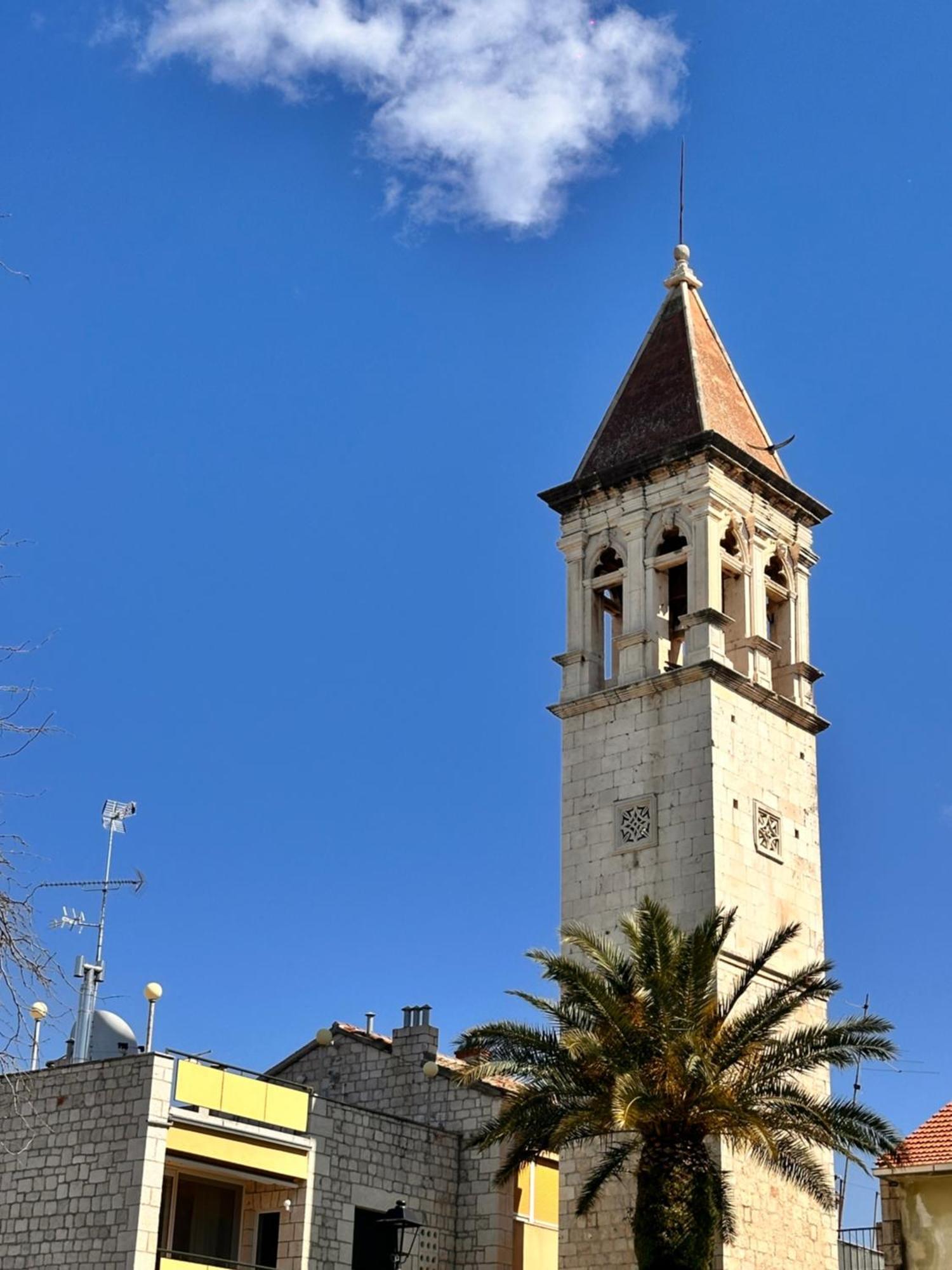 Vila Zrina - Apartmani Trogir Buitenkant foto