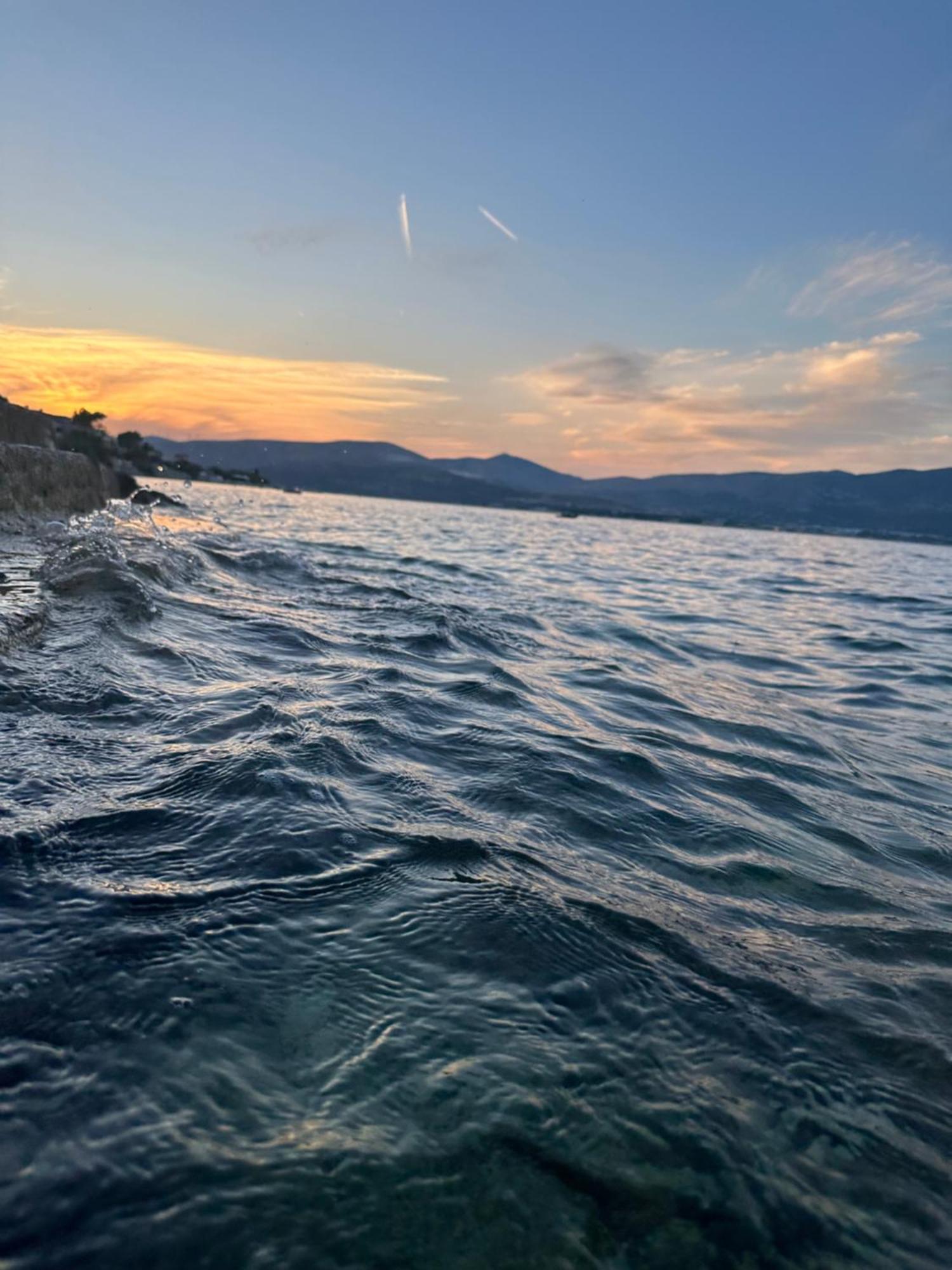Vila Zrina - Apartmani Trogir Buitenkant foto