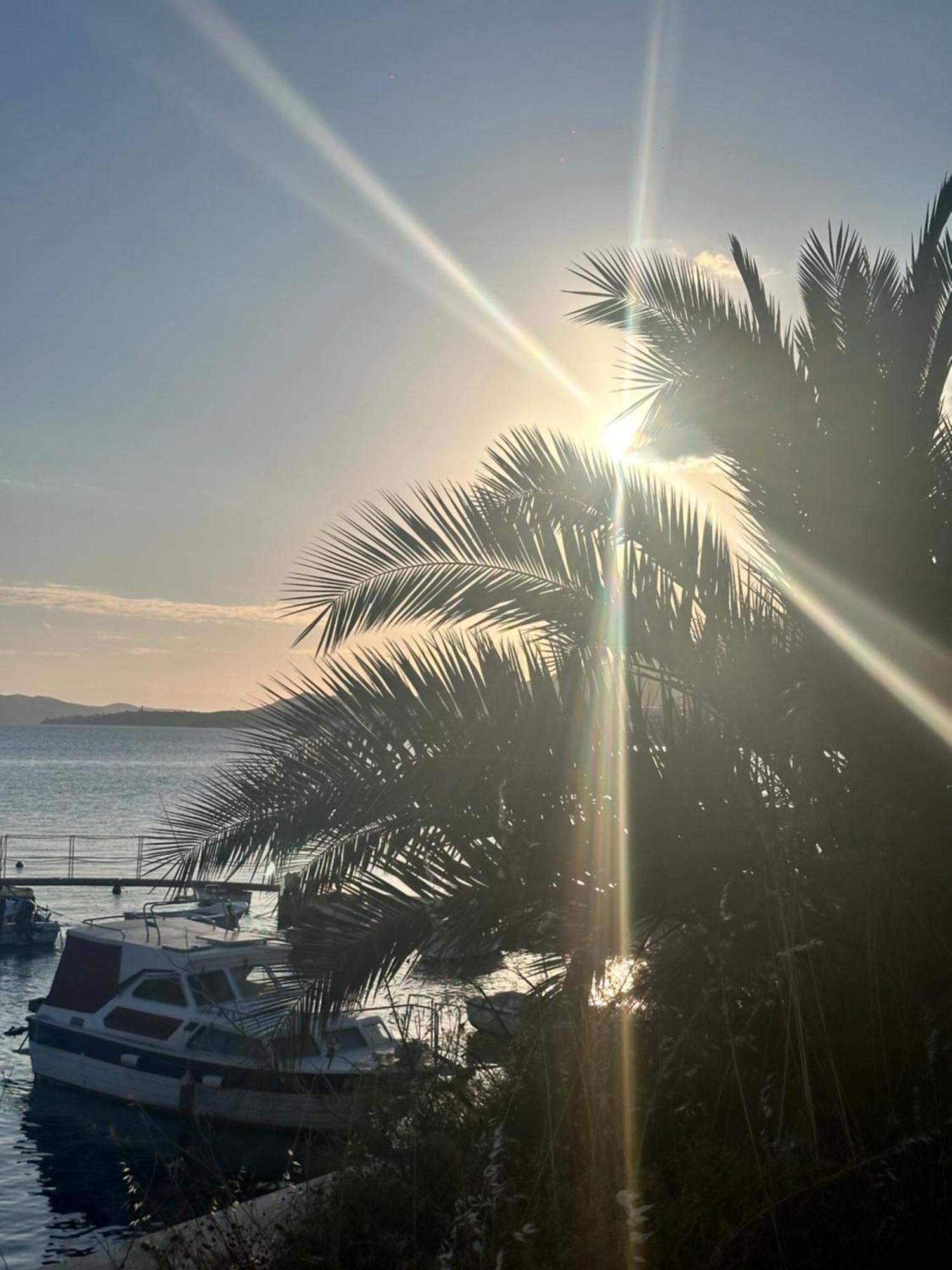 Vila Zrina - Apartmani Trogir Buitenkant foto